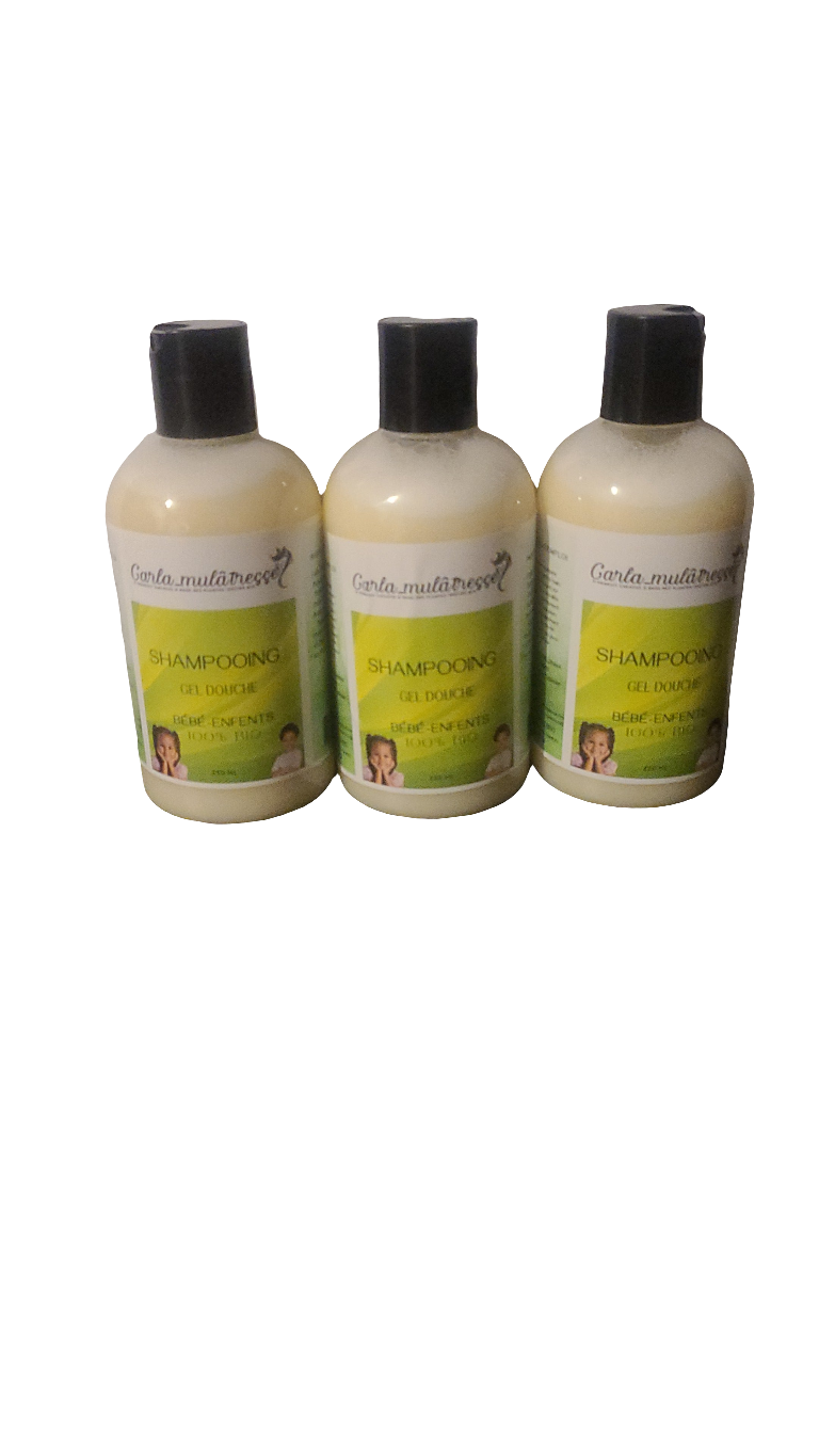Shampoing Gel douche bébé-enfant 100%bio 250ml à base de l'huile de palme,l'huile de coco,l'huile de jojoba, l'huile de végétal, l'huile olive et l'huile essentielle pas de conservateur. Bon pour les peau sensibles adultes peut utiliser aussi
