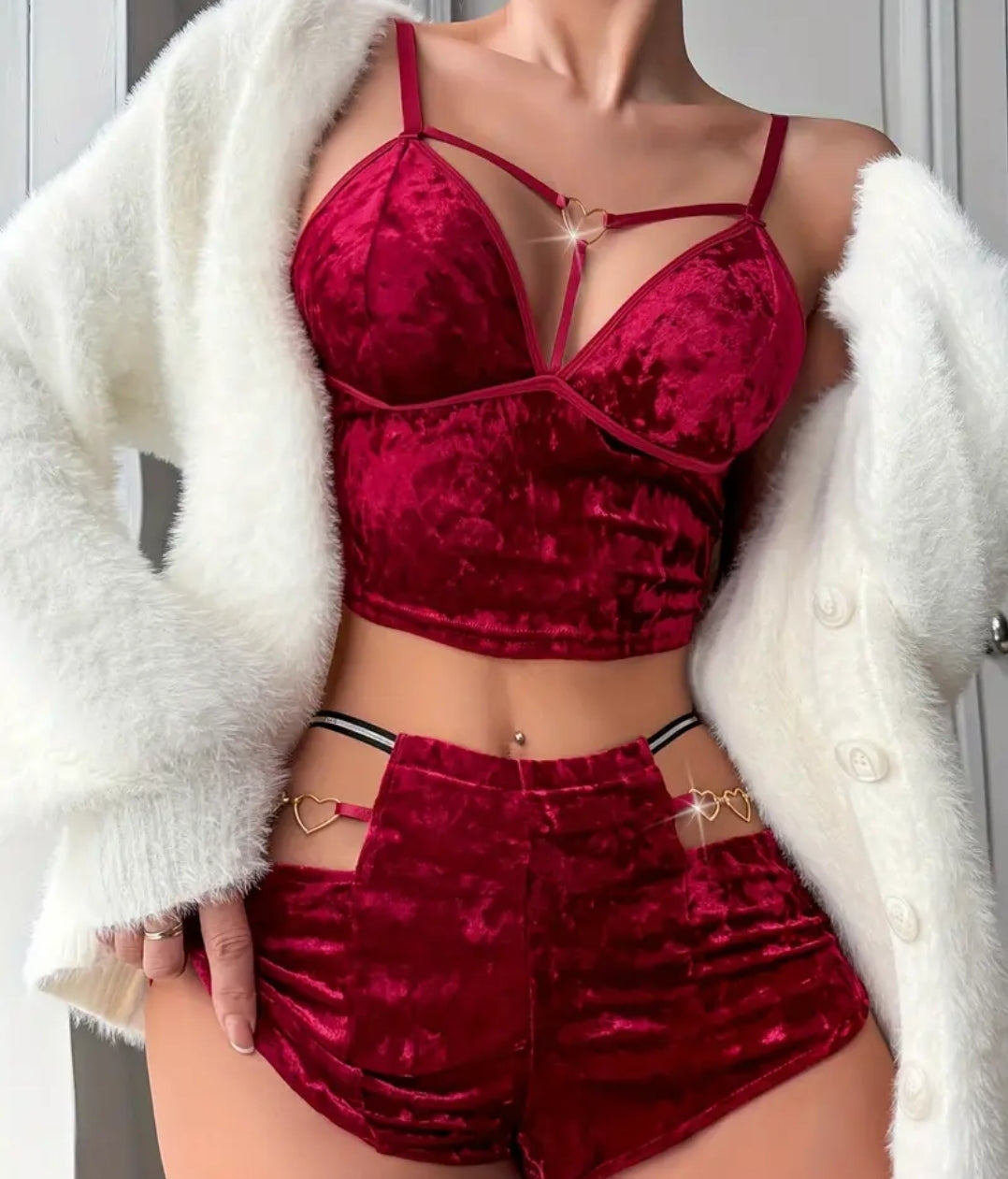 Ensemble de pyjama en velours sexy pour femme avec un coeur doré, haut court à dos nu et col en V,mini-short ajouté
