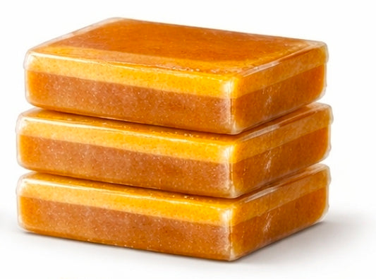 Savon Carlaglow Curcuma Naturel
Savon naturel enrichi au curcuma, reconnu pour ses propriétés éclaircissantes et purifiantes. Il aide à réduire les taches, les boutons et les imperfections tout en nettoyant la peau en profondeur. Il laisse la peau douce,