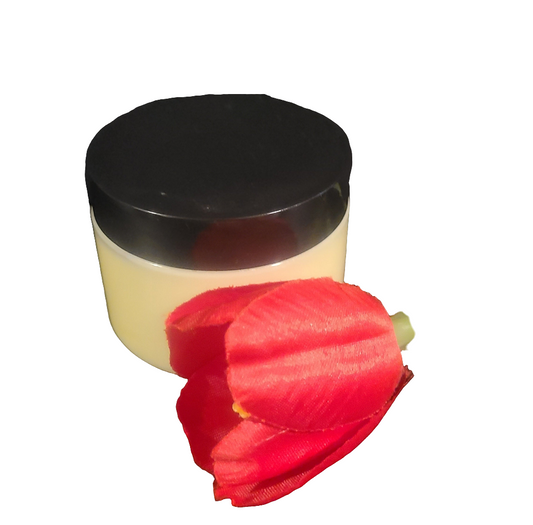 pommade Carla-mulâtresse de 4oz l'unité 100% bio à base de gombo,Romarin,girofle, l'huile jojoba,l'huile de ricin,l'huile olive,l'huile d'avocat,l'huile de coco,l'huile de palme et beaucoup l'huile essentiel.carla-mulatresse c'est la solution cheveux