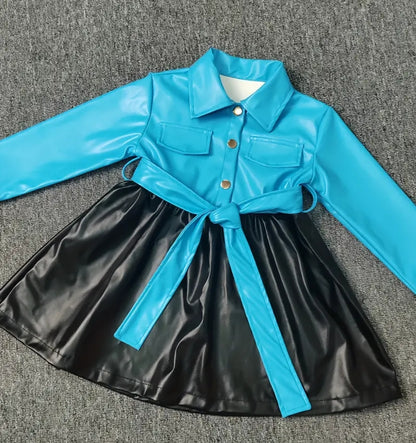 Robe en cuir d'unité central de bloc de couleur de revers de bouton de fille avec des vêtements d'enfants de ceinture