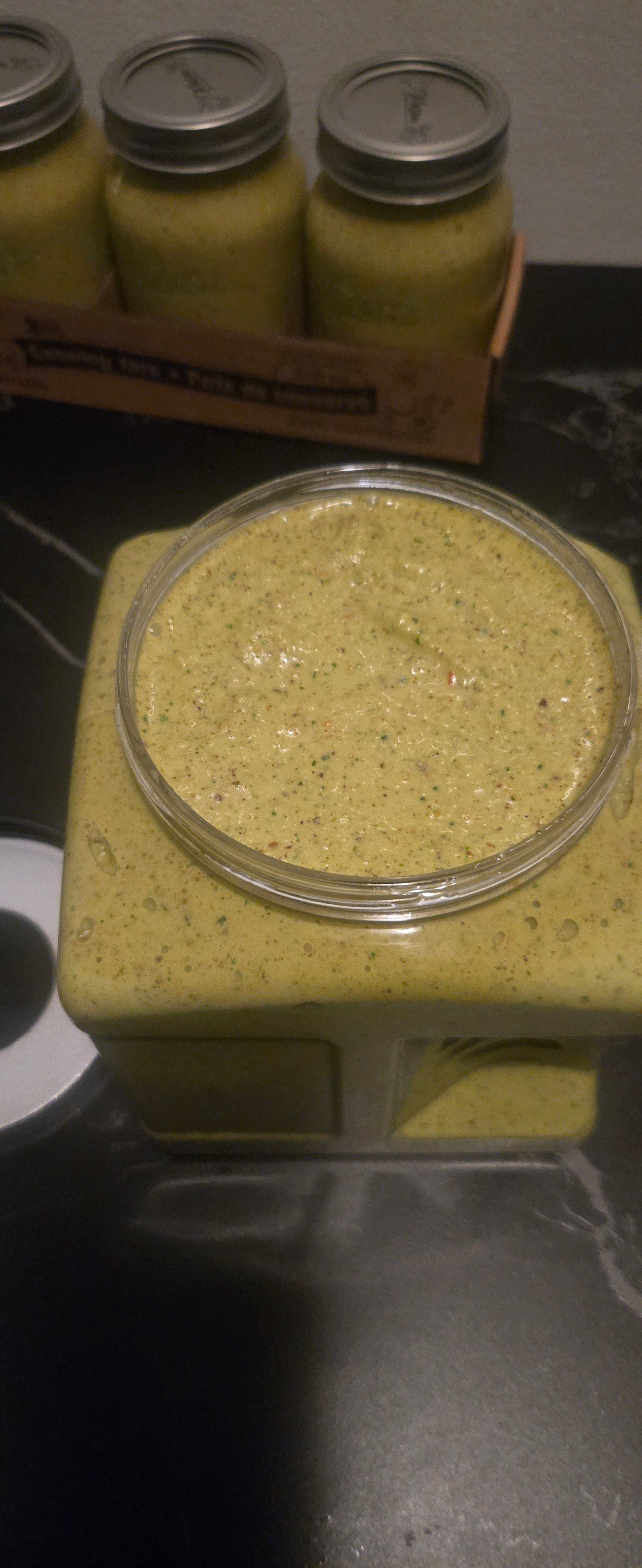 CARLA SPICE 100% bio
Tout le monde peut utiliser cette marinade pour la viande, poisson, salade, riz collé et plusieurs autres plats.
Goût riche, parfum authentique et qualité maison.

📞 Pour plus d’informations : 514 346 8880