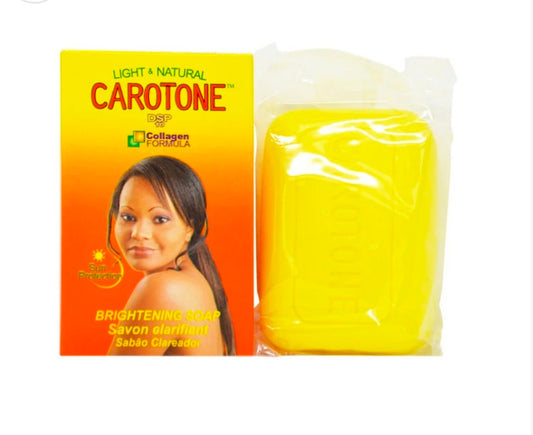 Savon Carotone
Savon éclaircissant enrichi en collagène qui nettoie en profondeur, élimine les impuretés et aide à unifier le teint.
Il laisse la peau douce, lumineuse et éclatante jour après jour.